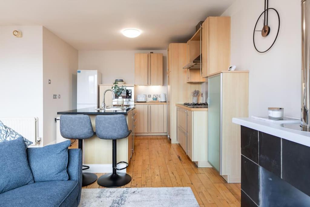 Modern Penthouse Apartment 2 Bed, 2 Bath Sleeps 6 City Centre Belfast Kültér fotó