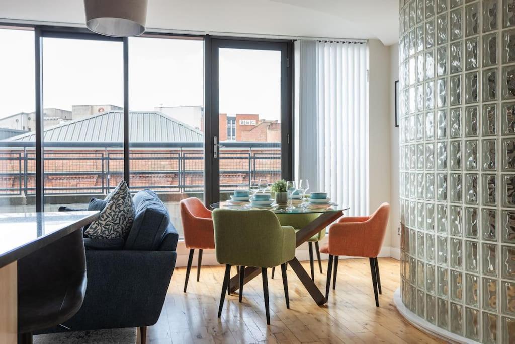Modern Penthouse Apartment 2 Bed, 2 Bath Sleeps 6 City Centre Belfast Kültér fotó